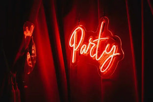 🥂 Bar & Entertaining