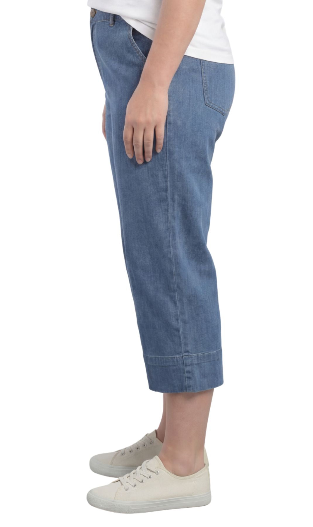 Denim Capri Pants – Relaxed Straight-Leg, Faded Light Blue | Casual Chic