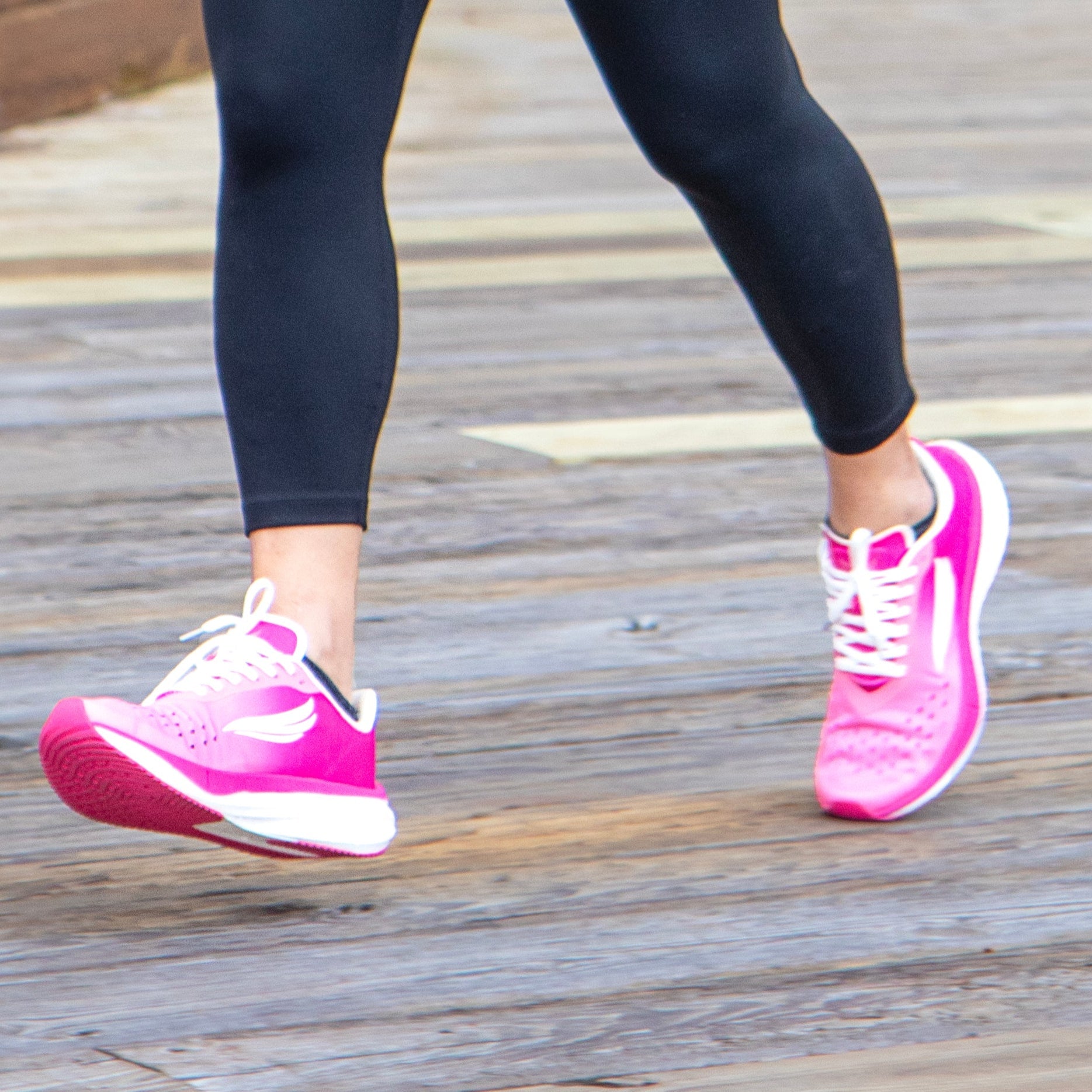 APUS Women Sneakers - Pink