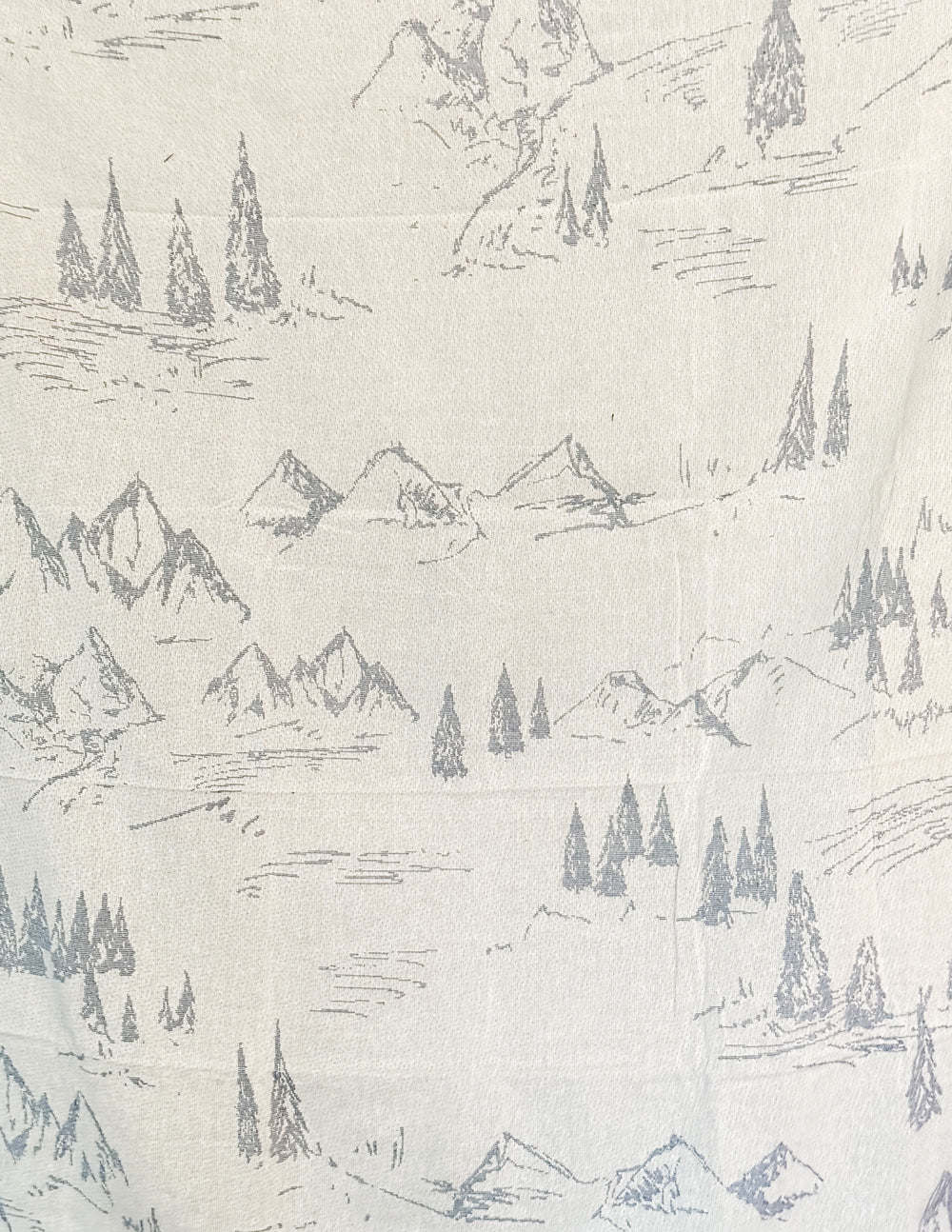 Mountainscape Jacquard Throw Blanket — Cozy Woven Design with Tassel Edges