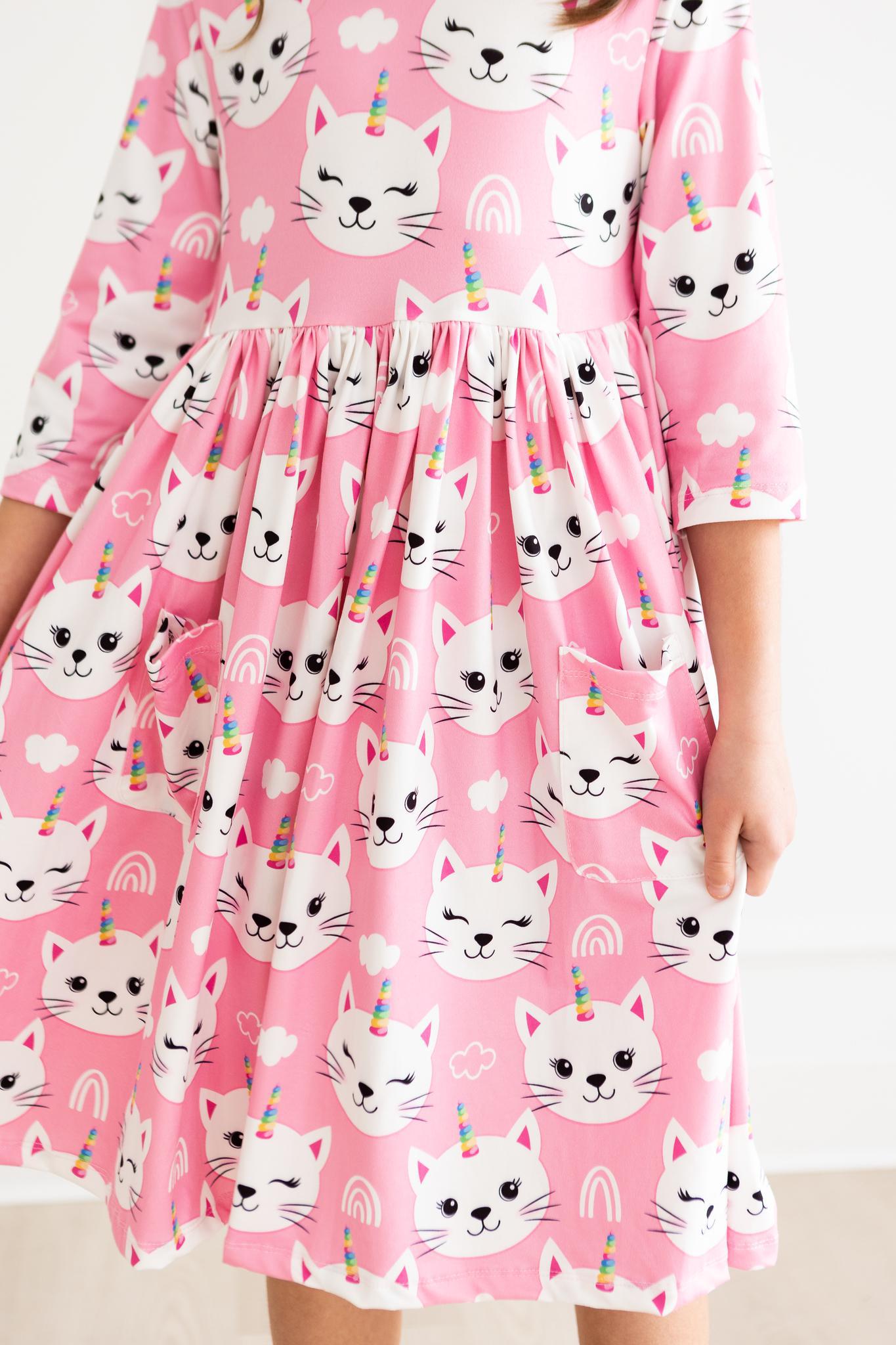 Einhorn-Kätzchen Dreiviertelarm-Taschen-Wirbelkleid