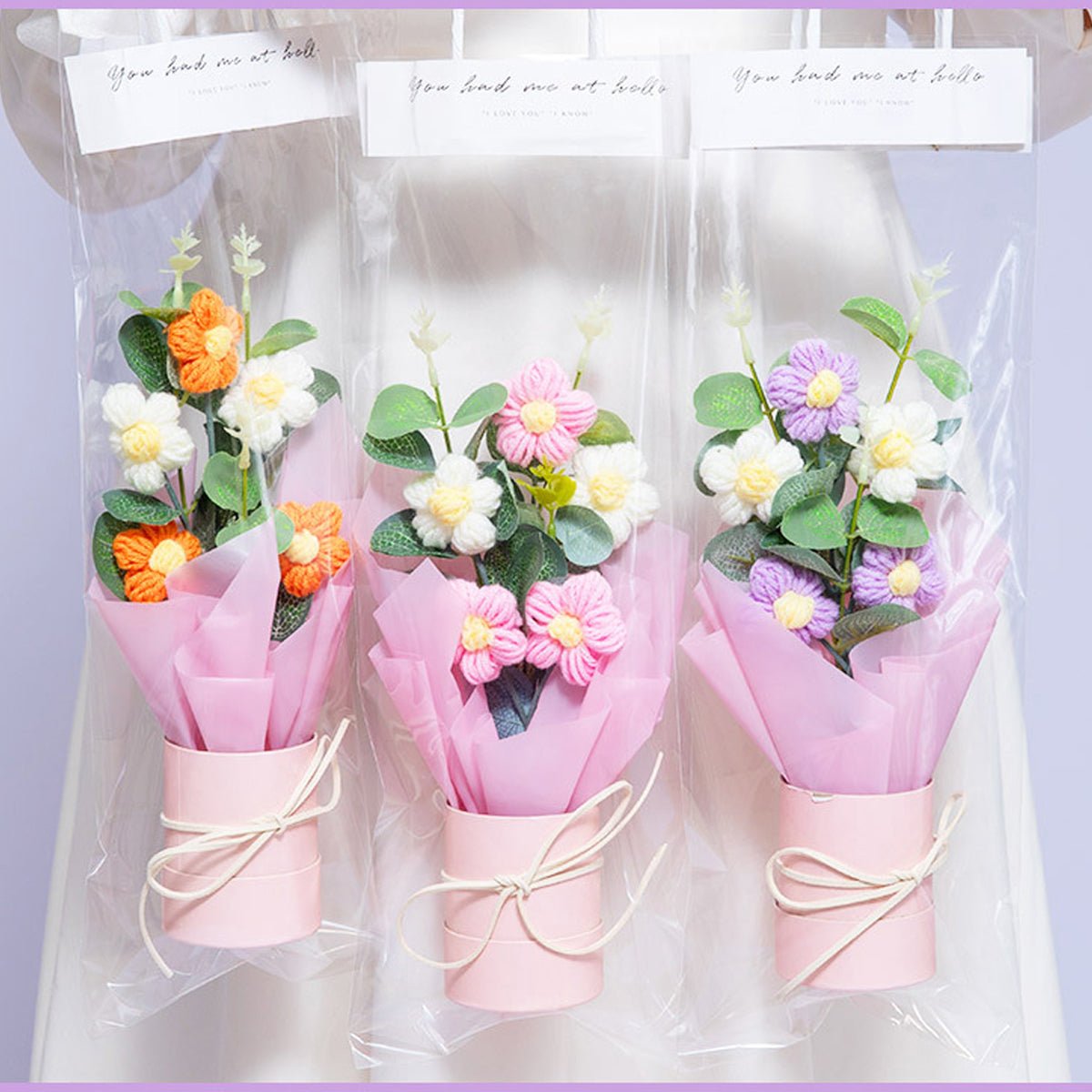 Gehäkeltes Gänseblümchen-Blumenstrauß mit integriertem Licht