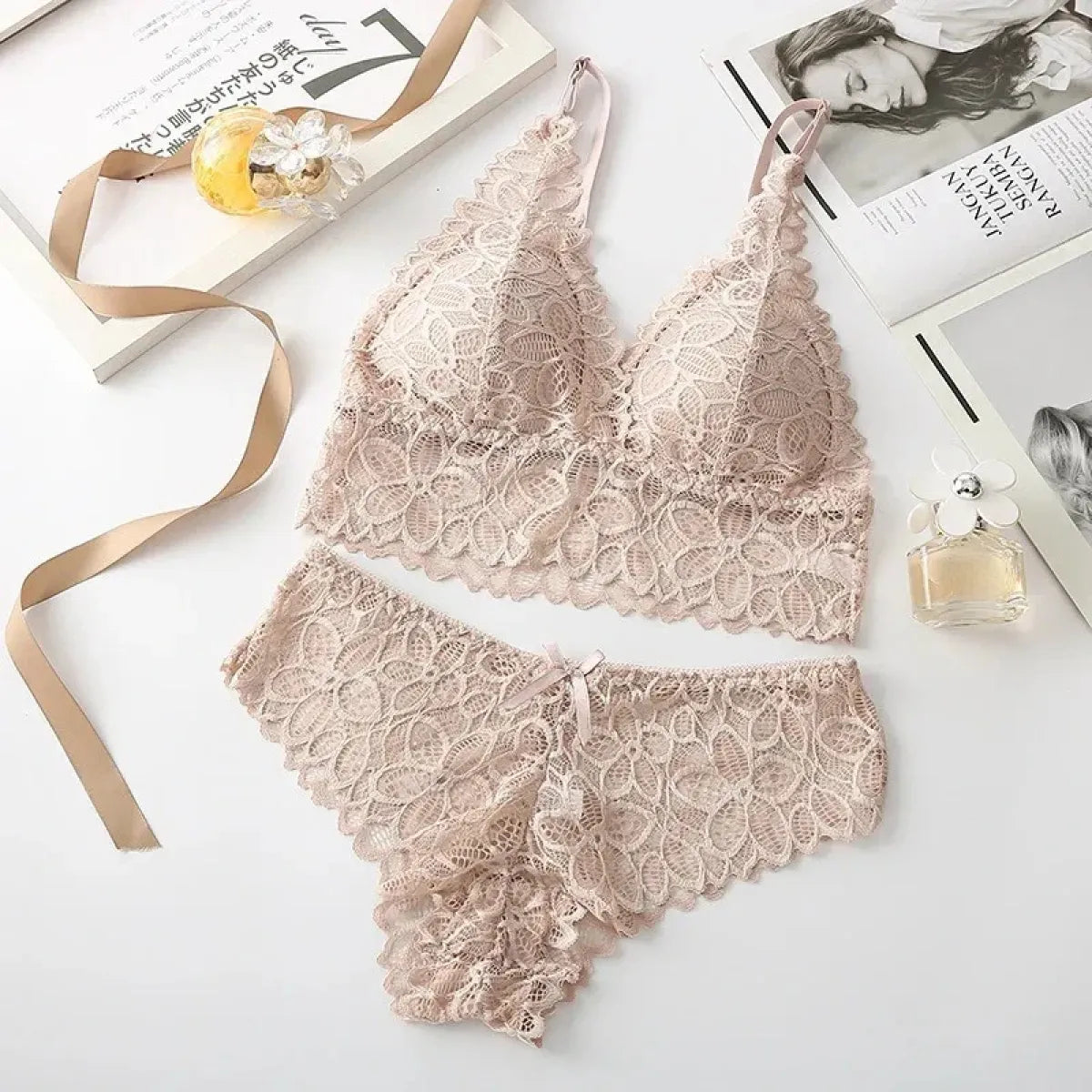Kabelloses BH- und Slip-Set mit Blumenstickerei – bügelfreie, bestickte Dessous