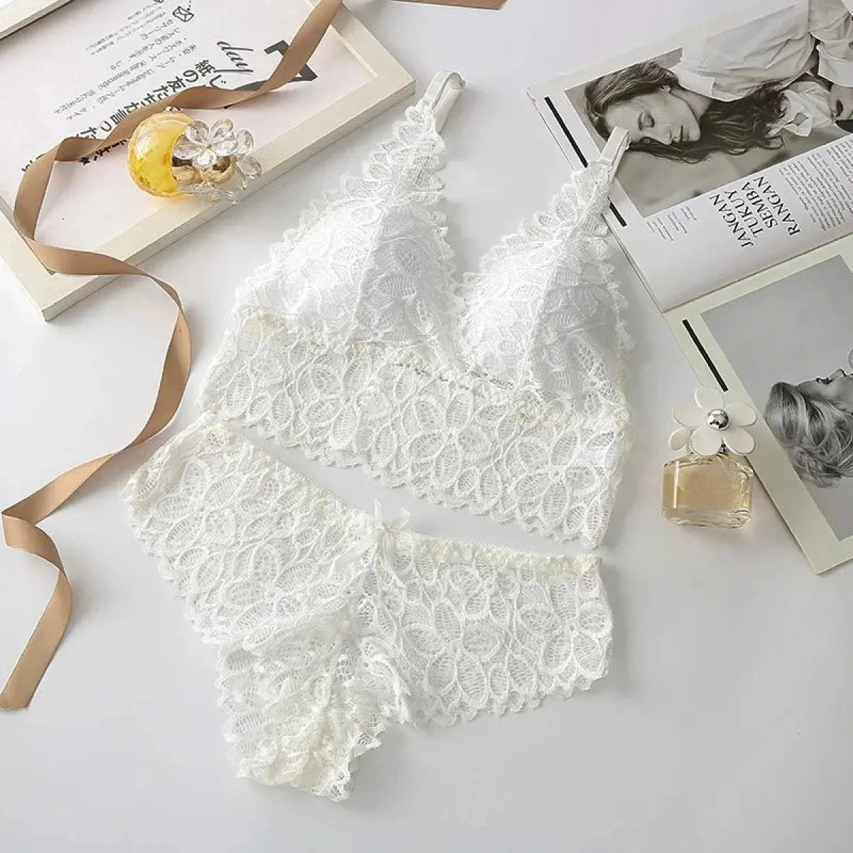Kabelloses BH- und Slip-Set mit Blumenstickerei – bügelfreie, bestickte Dessous
