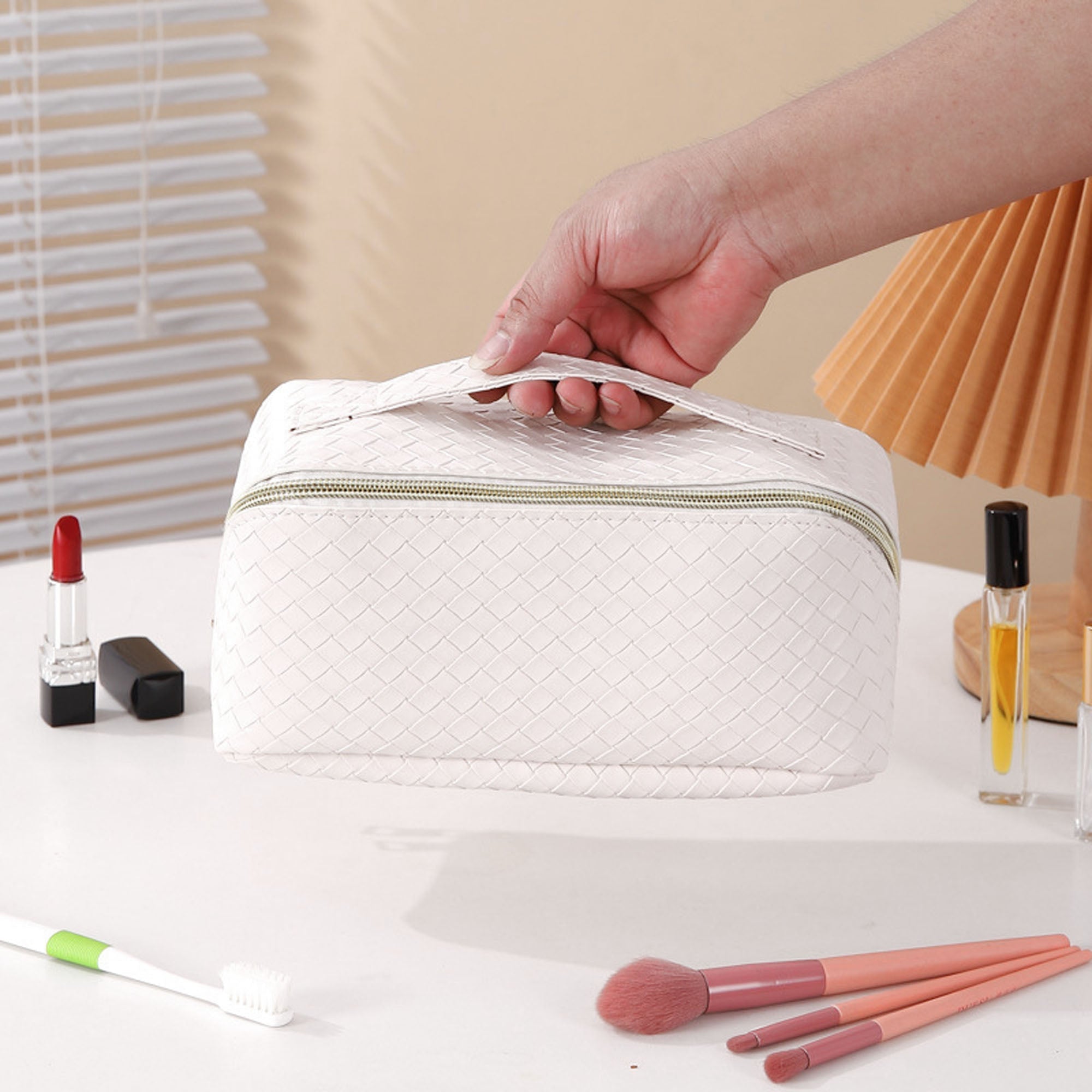 White PU Leather Makeup Bag – Large Capacity Travel Organizer